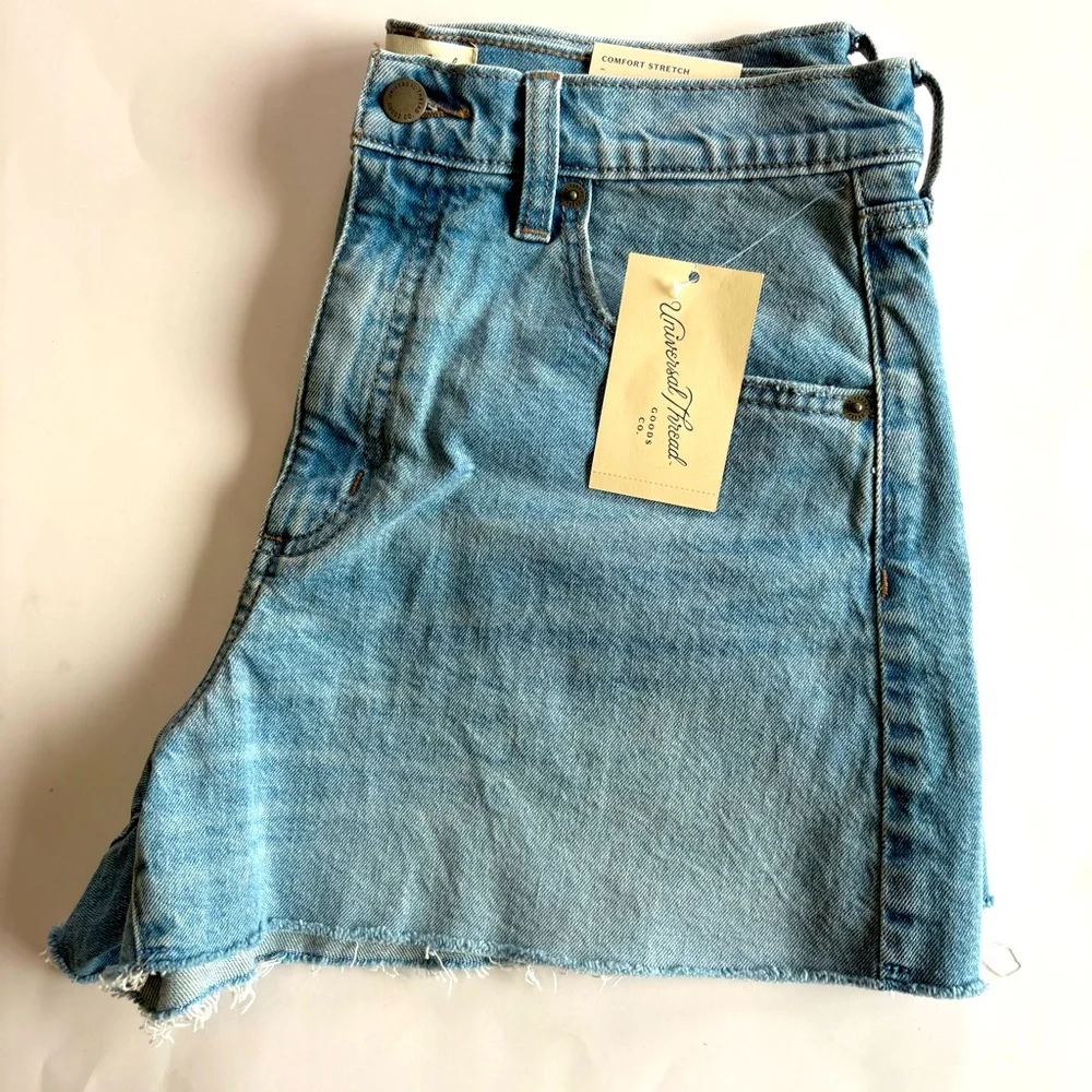 Universal Threads Womens 10 Reg Light Wash 90s Cut off Denim Shorts High Rise 3